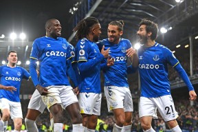 赛地聚焦：英超今夜热度飙升，斯图加特战术微调，态度坚定，赛程密集仍需轮换的简单介绍-爱游戏体育